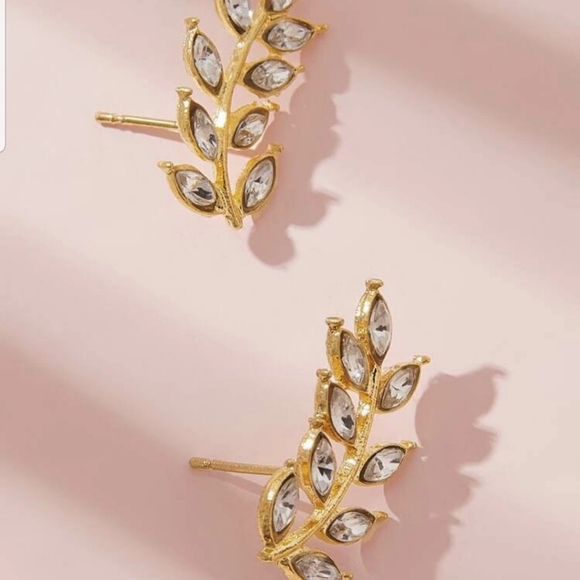 *Bev* Leaf Rhinestone earrings - Picture 3 of 4